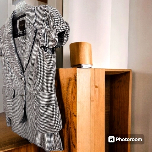 NWOT The Limited Collection 2 Piece Suit Size S - Picture 5 of 13